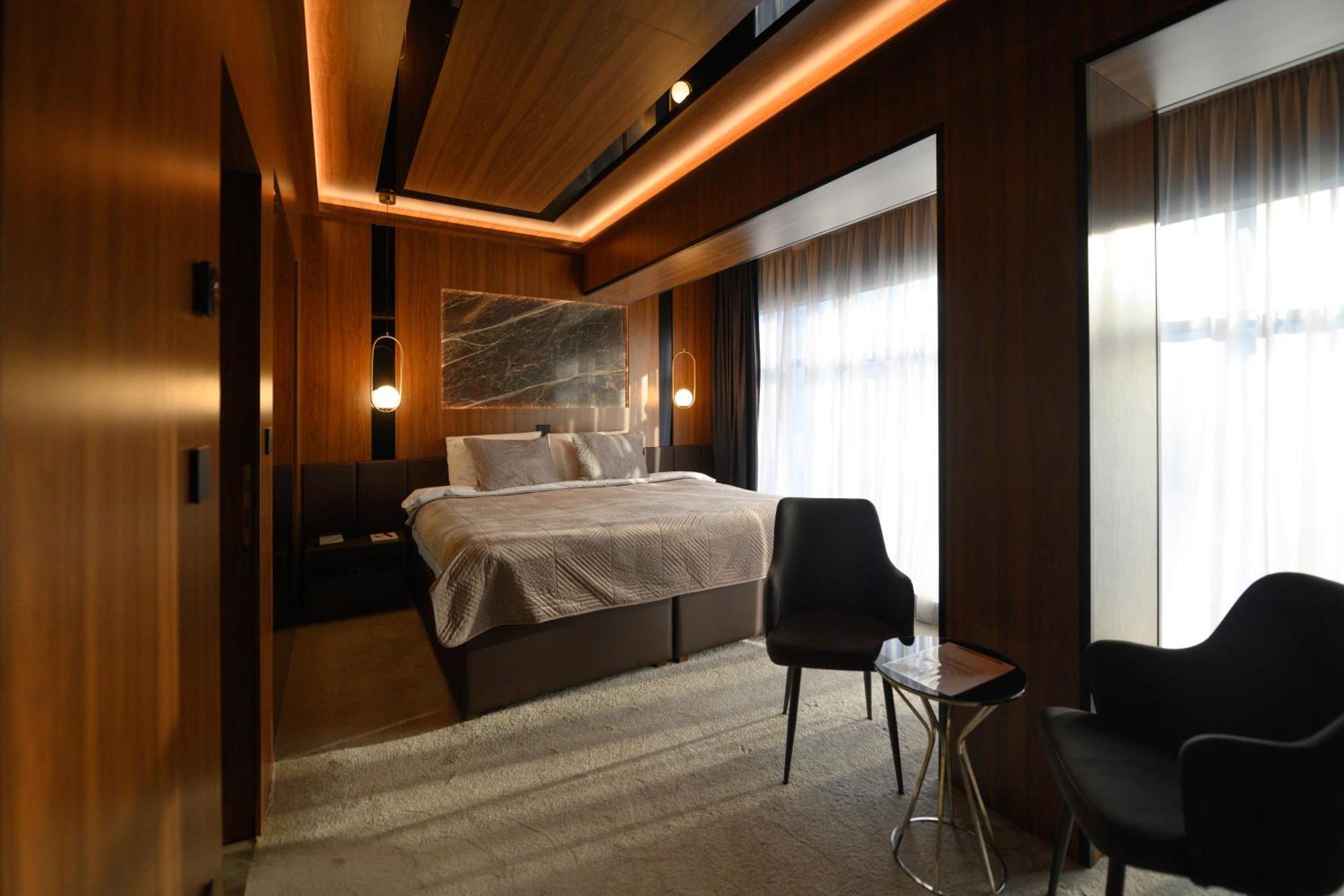 Hotel Macedonia Square Skopje Esterno foto